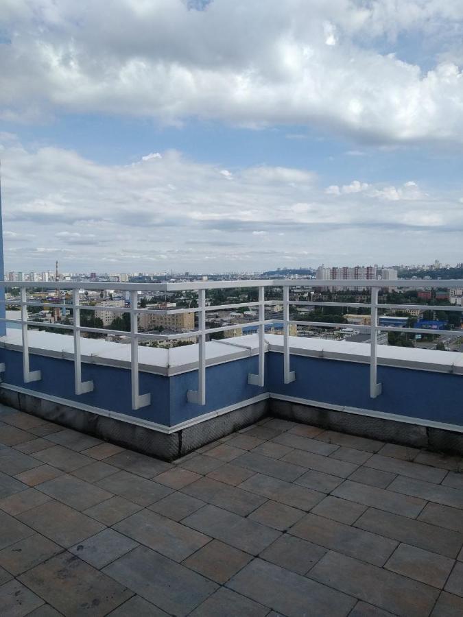 Небольшой Пентхаус С Прекрасным Видом На Город Kiev Luaran gambar
